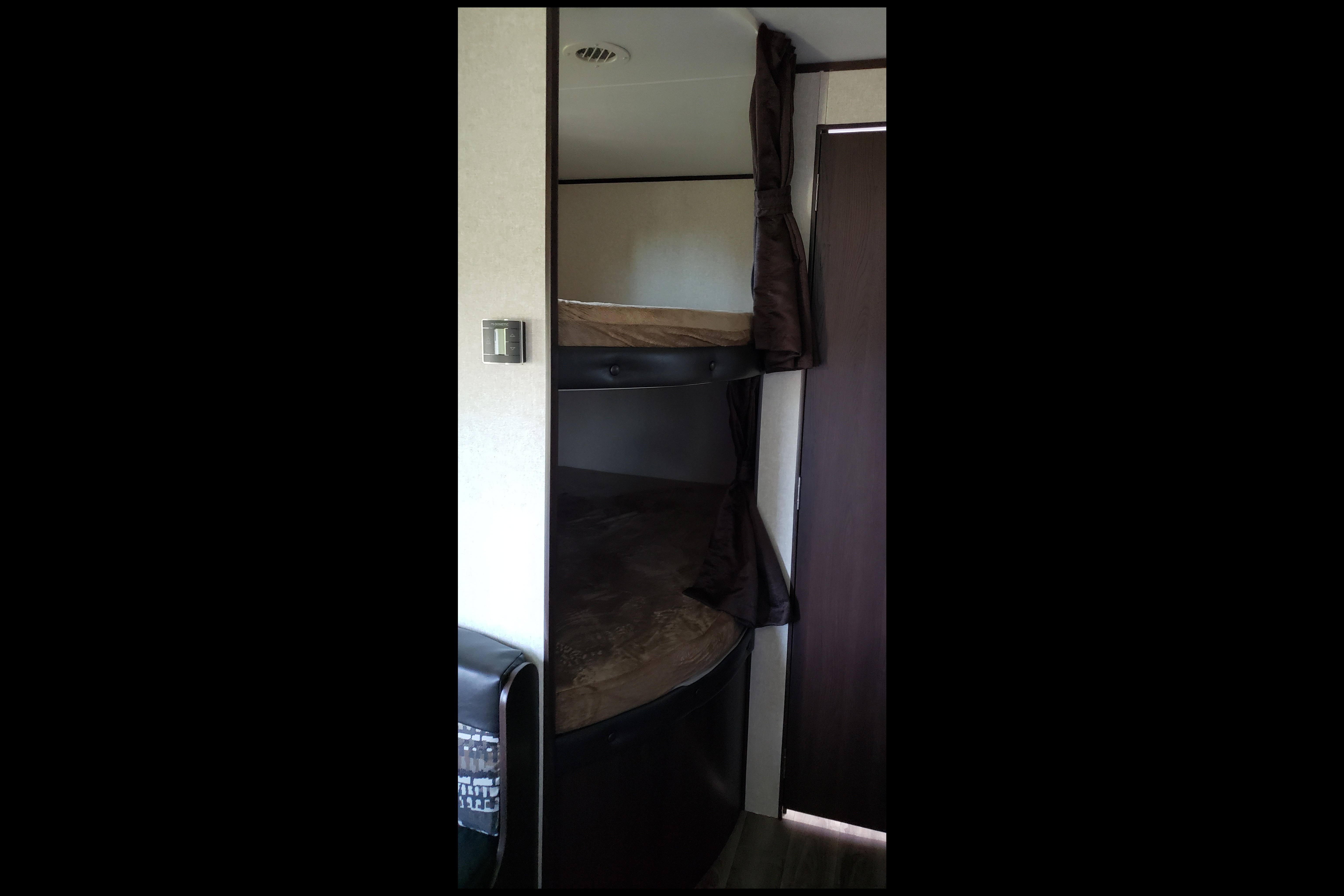 Lightweight Easy Pull Jayco Jay Flight SLX 264BH