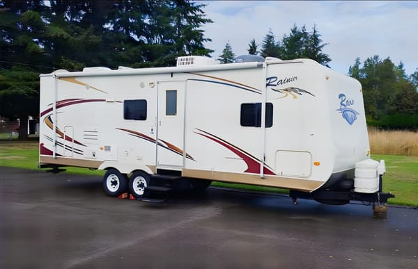 Jeff's Dutchmen Rainier Travel Trailer