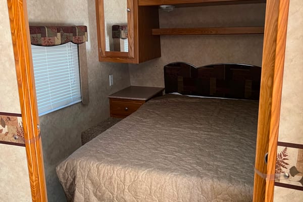 Jeff's Dutchmen Rainier Travel Trailer