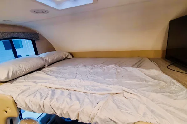 2022 Thor Chateau 25V Sleeps 7