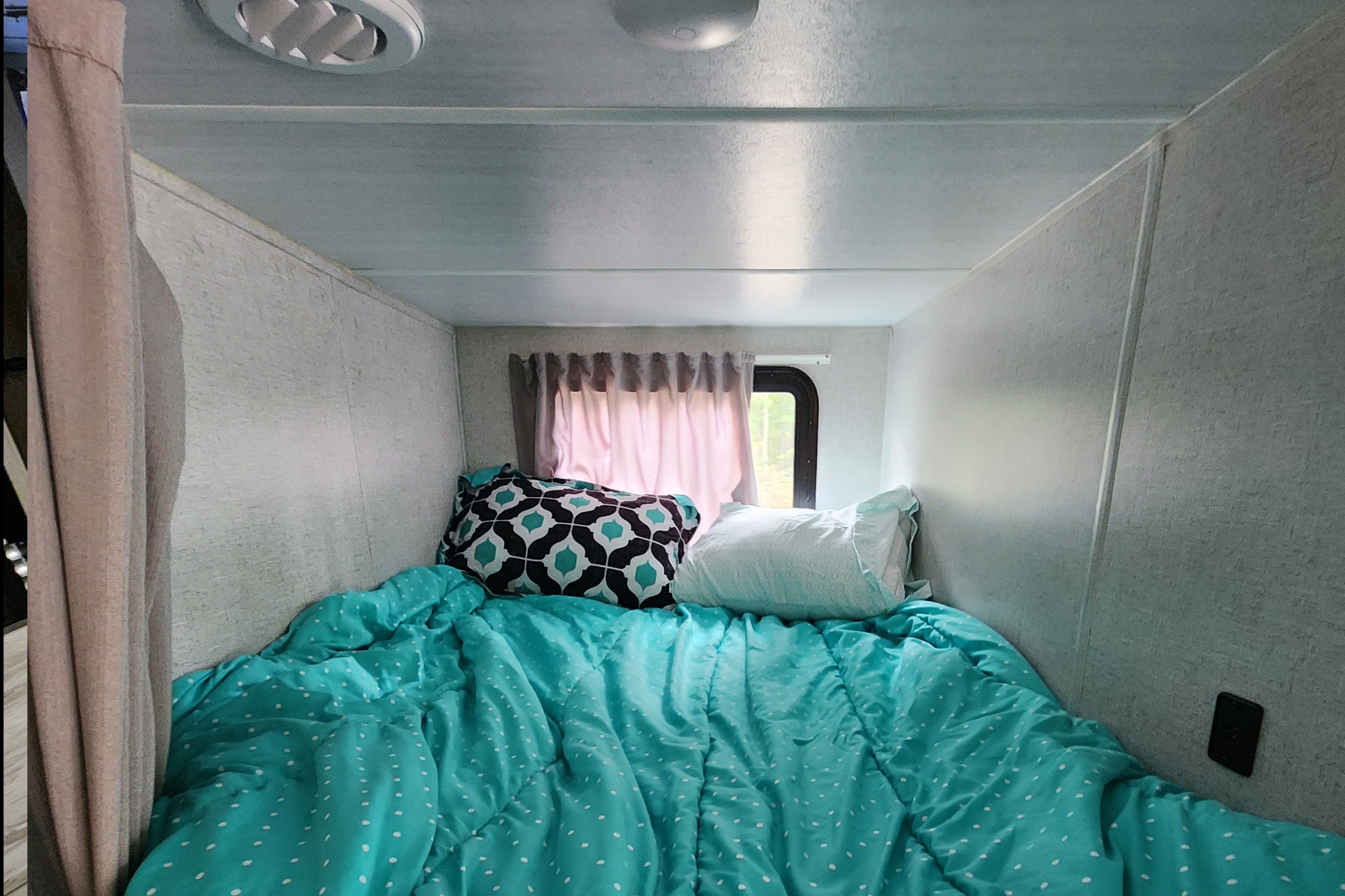 Happy Days / Starry Nights! Pet friendly! Sleeps ~8!