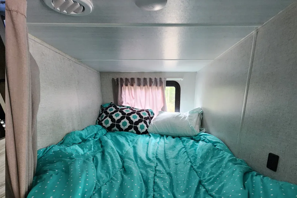 Happy Days / Starry Nights! Pet friendly! Sleeps ~8!