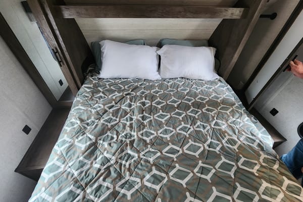 Happy Days / Starry Nights! Pet friendly! Sleeps ~8!