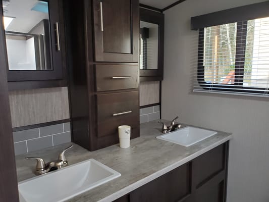 Nicole / Rob's Fun Finder Travel Trailer