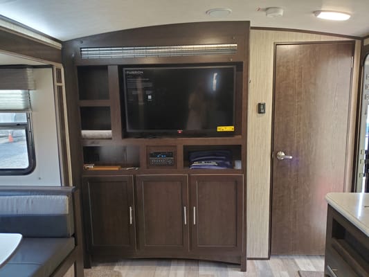 Nicole / Rob's Fun Finder Travel Trailer