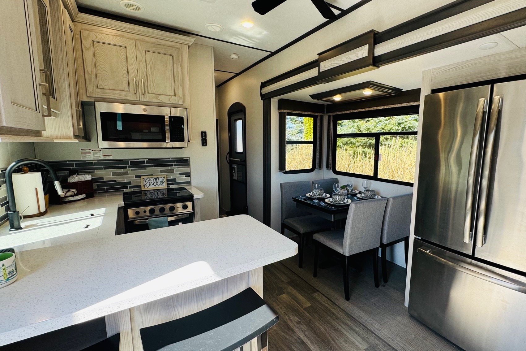 The Cabana Montana - 2021 Montana HC 377FL