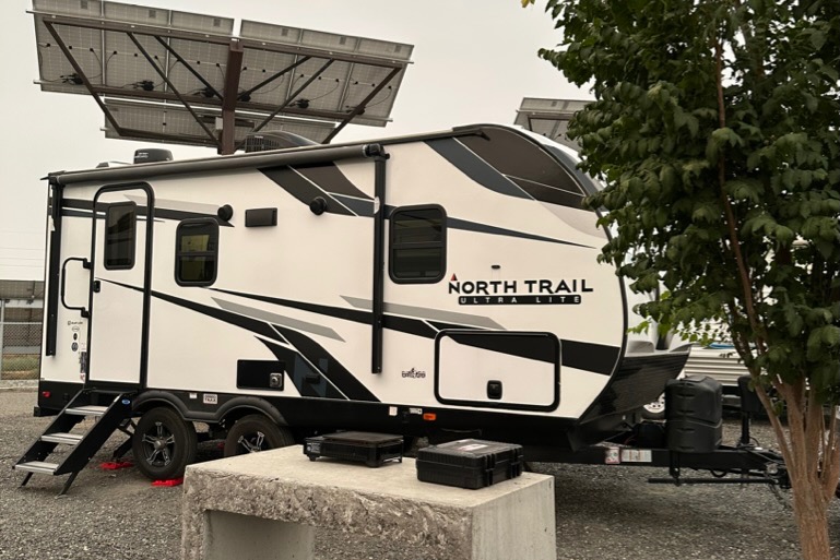 Couple's Getaway - North Trail 21RBSS - DELIVERY ONLY