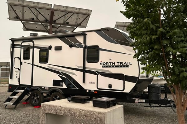 Couple's Getaway - North Trail 21RBSS - DELIVERY ONLY