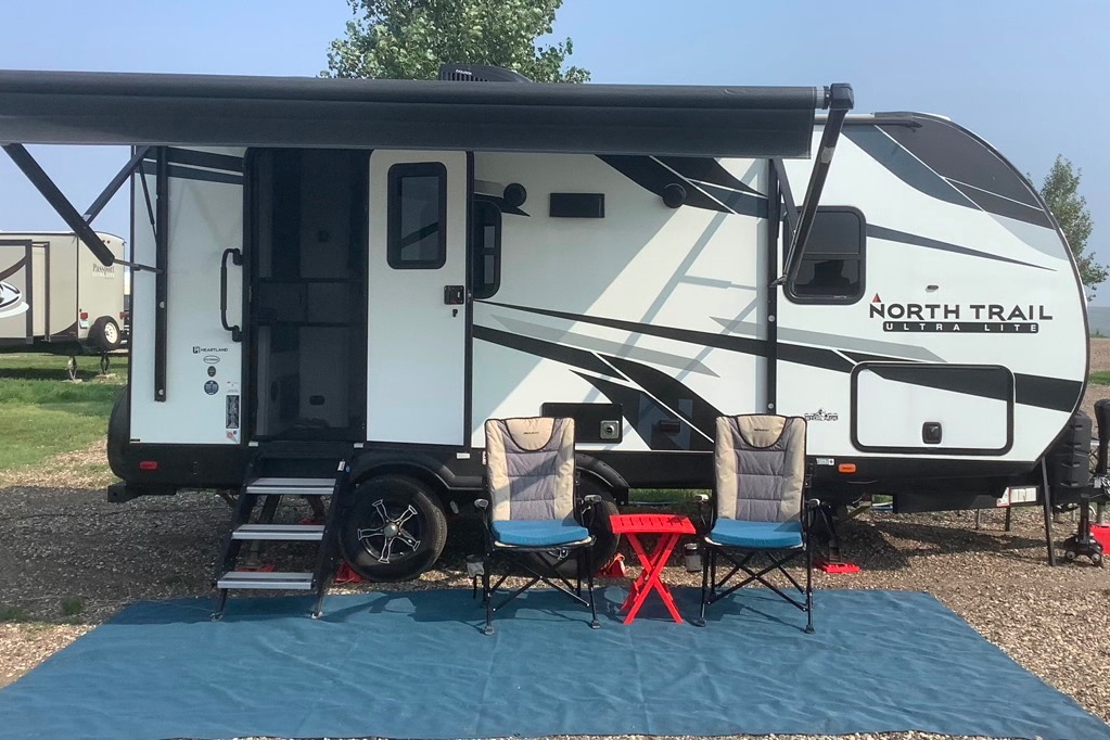 Couple's Getaway - North Trail 21RBSS - DELIVERY ONLY