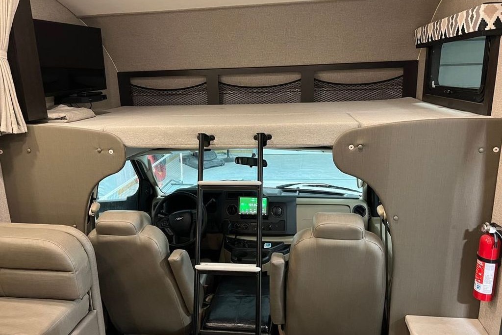Jayco GREYHAWK 27U Class C - Rusty's RV Adventure