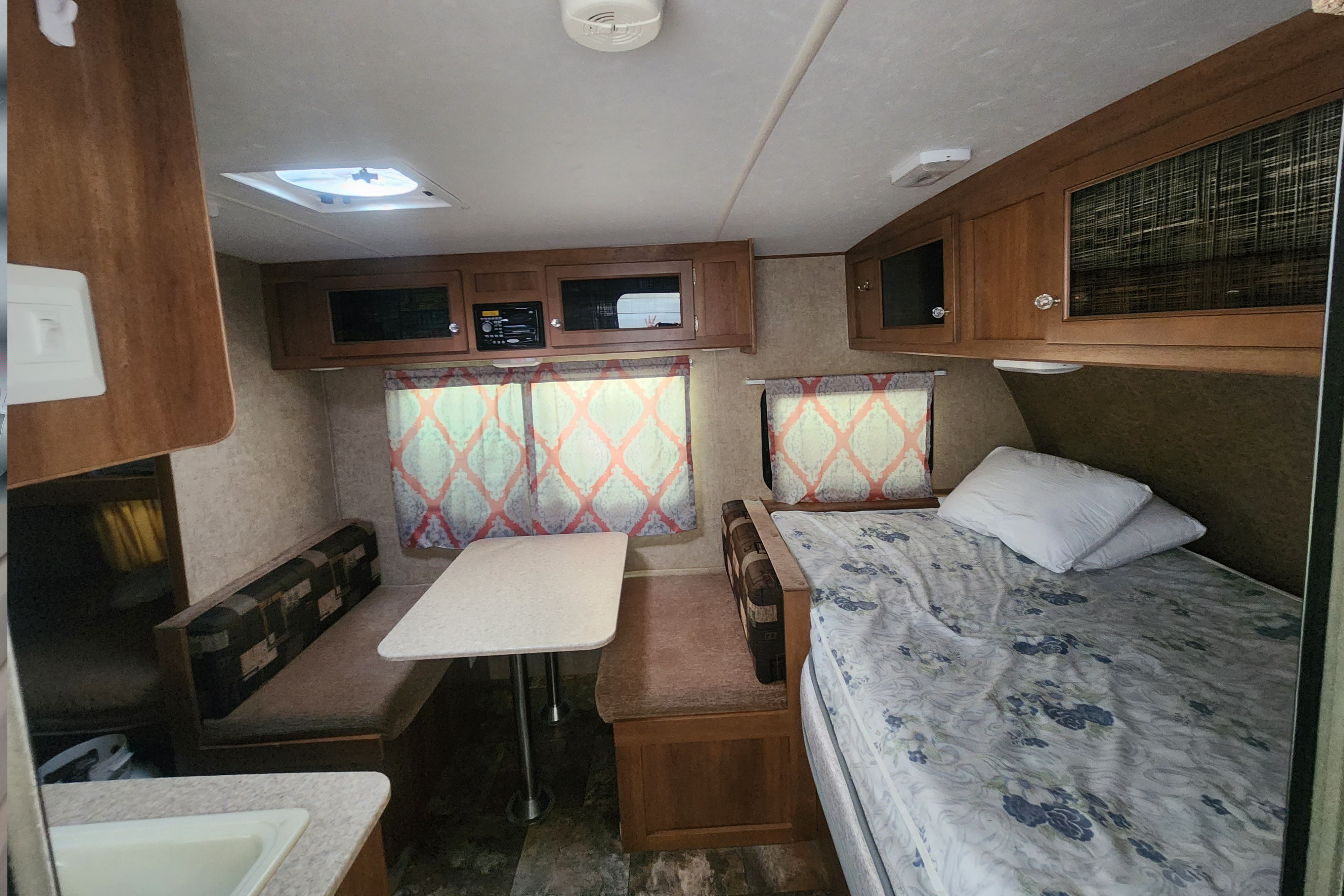 CZ's Coachmen Apex Travel Trailer