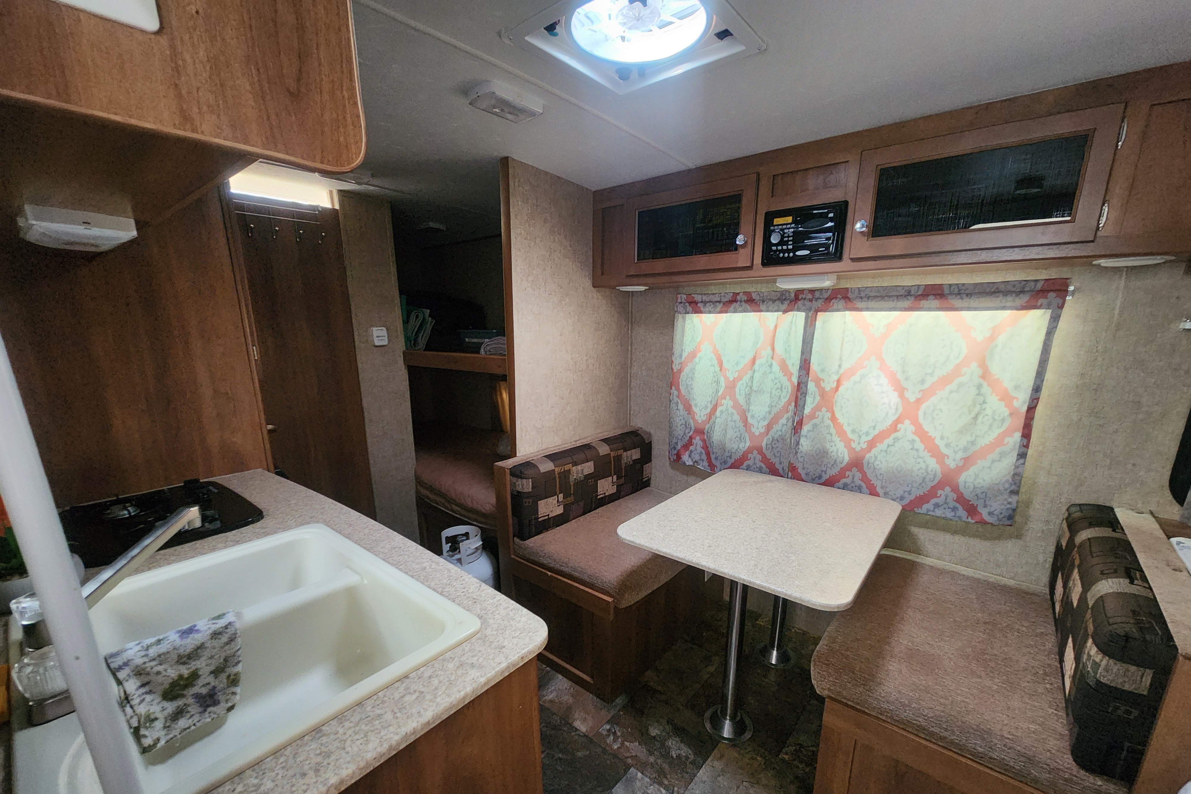 CZ's Coachmen Apex Travel Trailer