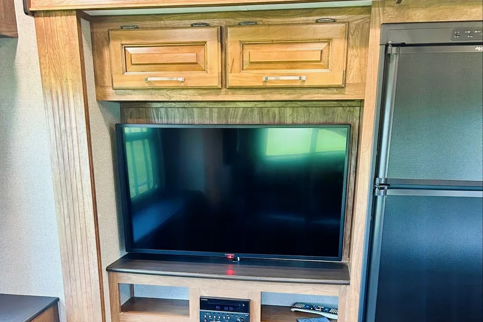Alyssa's Keystone Laredo Fifth Wheel Side Bunkhouse