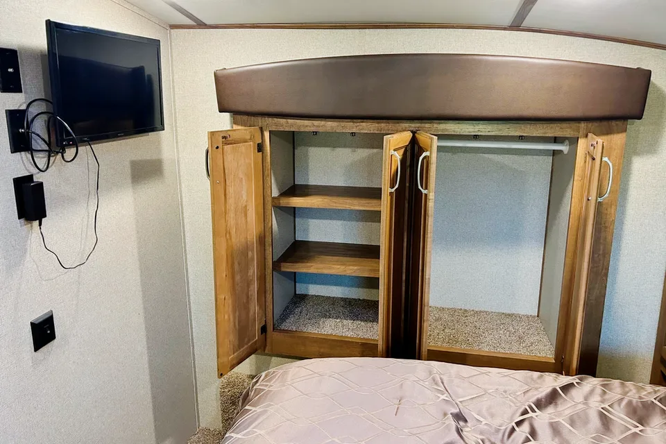 Alyssa's Keystone Laredo Fifth Wheel Side Bunkhouse