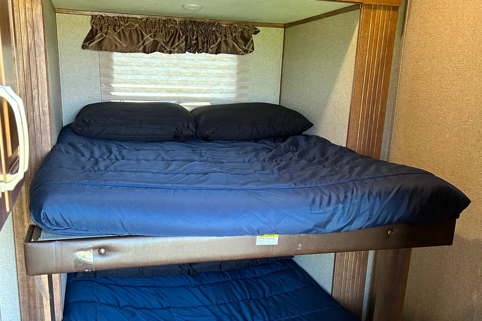 Alyssa's Keystone Laredo Fifth Wheel Side Bunkhouse