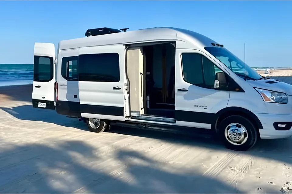 Léo Ford Transit 3500HD CLASSE B