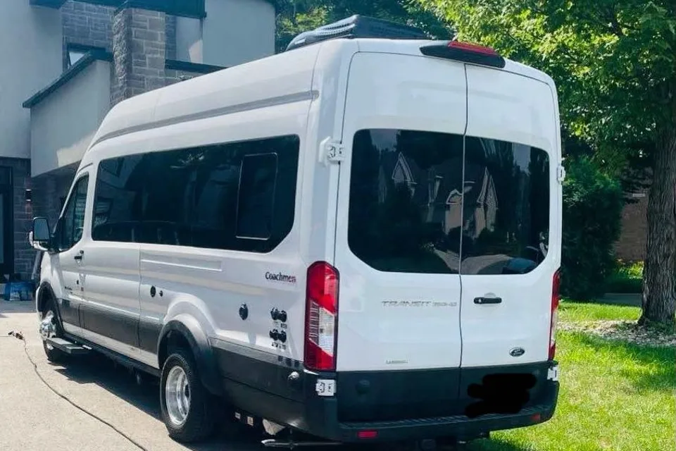 Léo Ford Transit 3500HD CLASSE B