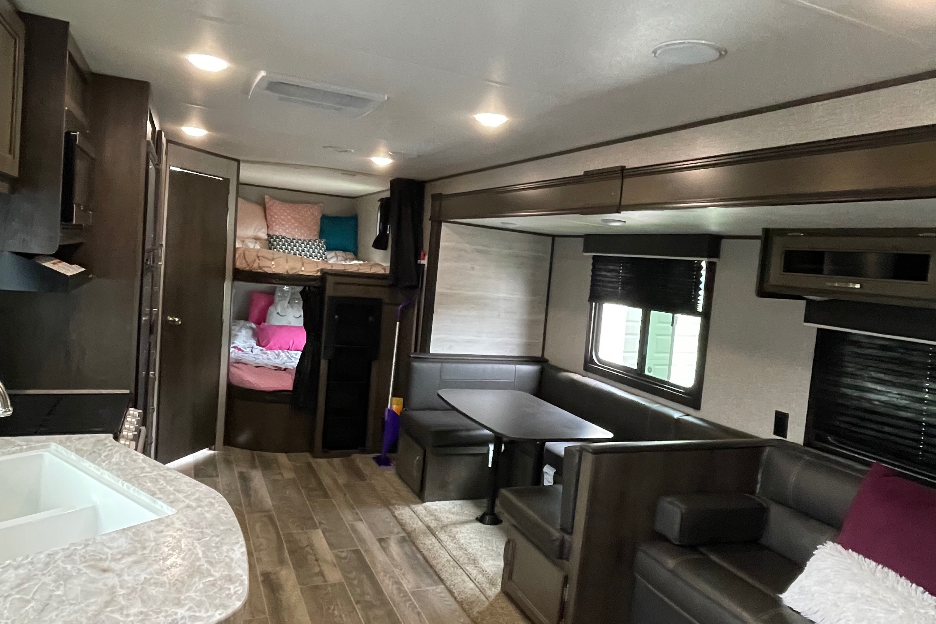 Chantelle's Jayco 287bhs Travel Trailer