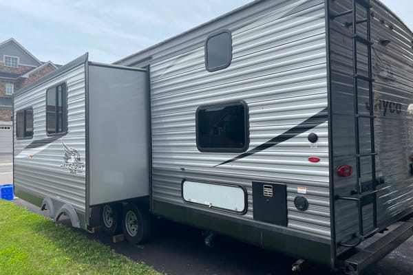 Chantelle's Jayco 287bhs Travel Trailer