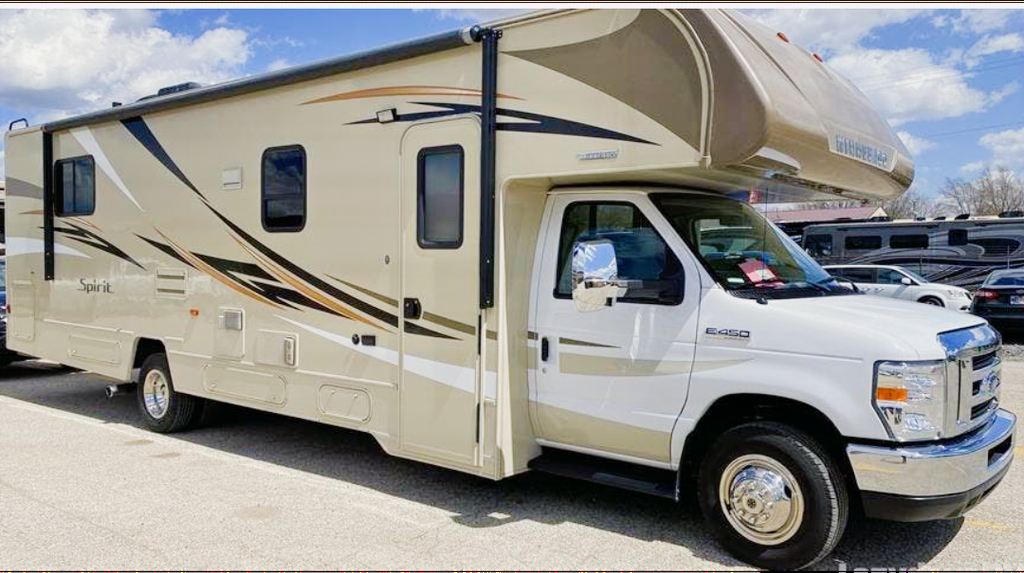 2018 Winnebago Spirit 26A ClassC 3-Slide-out Toilet Bath Separation