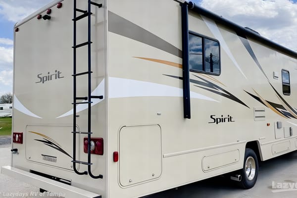 2018 Winnebago Spirit 26A ClassC 3-Slide-out Toilet Bath Separation