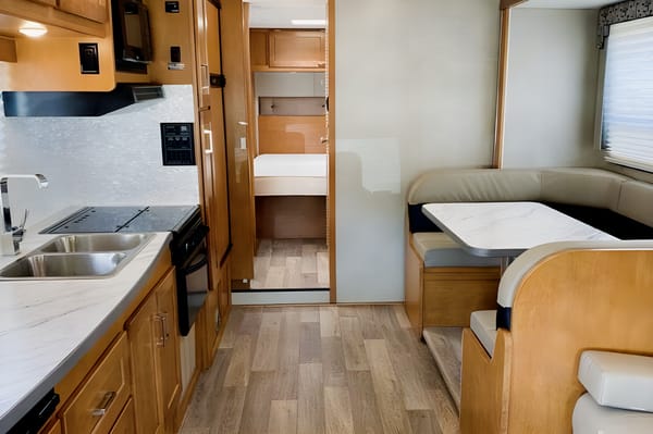 2018 Winnebago Spirit 26A ClassC 3-Slide-out Toilet Bath Separation