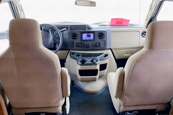 2018 Winnebago Spirit 26A ClassC 3-Slide-out Toilet Bath Separation