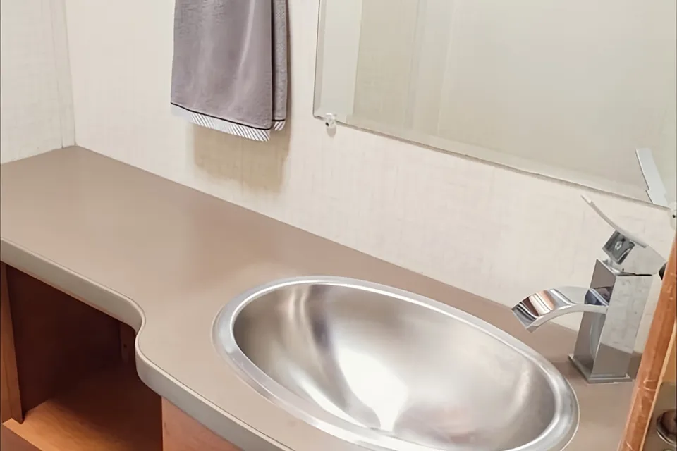 2018 Winnebago Spirit 26A ClassC 3-Slide-out Toilet Bath Separation