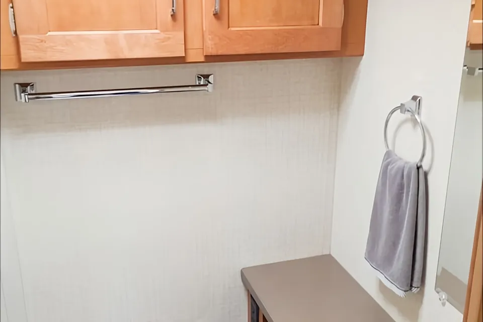 2018 Winnebago Spirit 26A ClassC 3-Slide-out Toilet Bath Separation