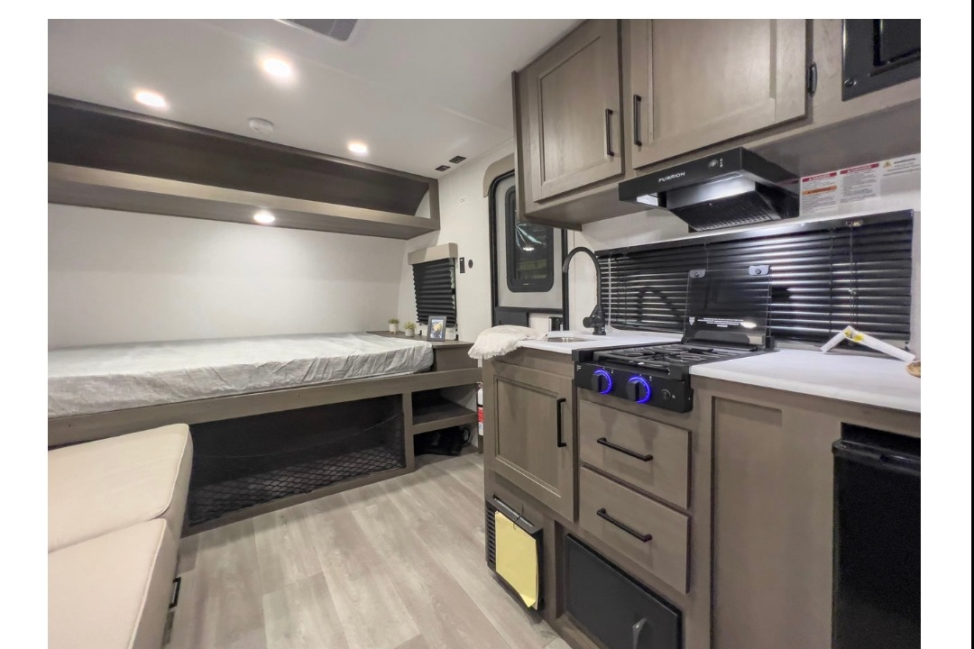 Grand Design Transcend one 151bh  Travel Trailer
