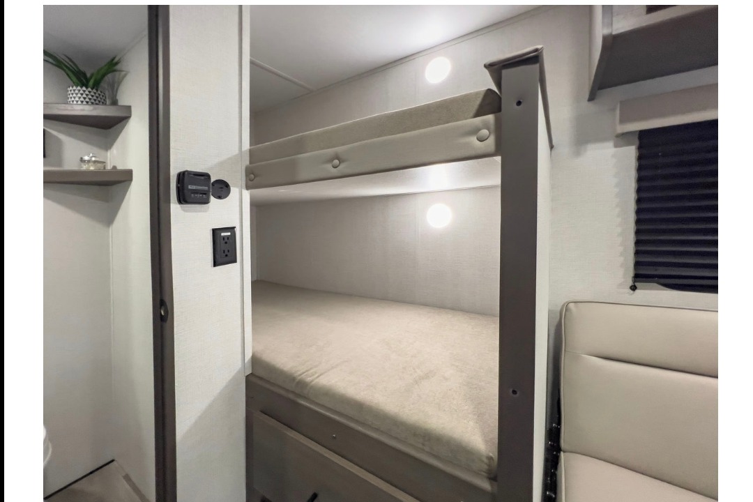Grand Design Transcend one 151bh  Travel Trailer