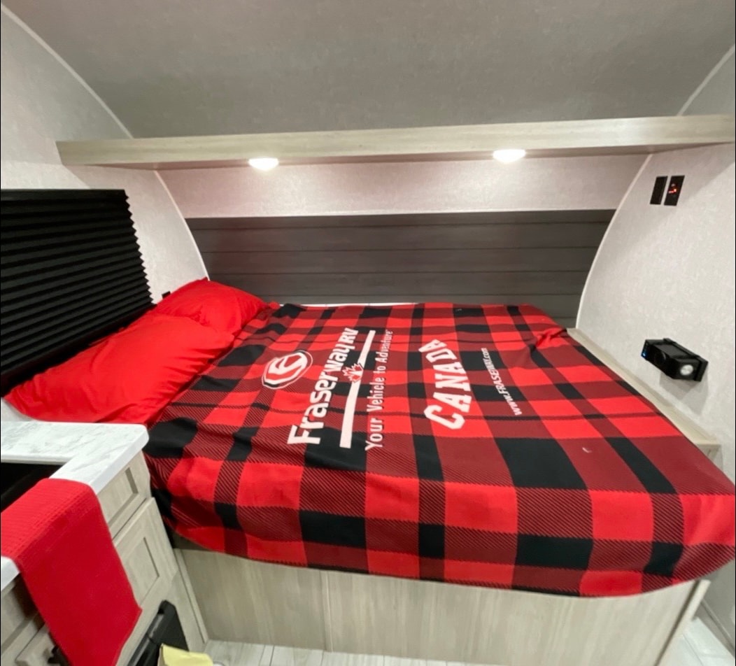 Lori's East to West Della Terra Travel Trailer