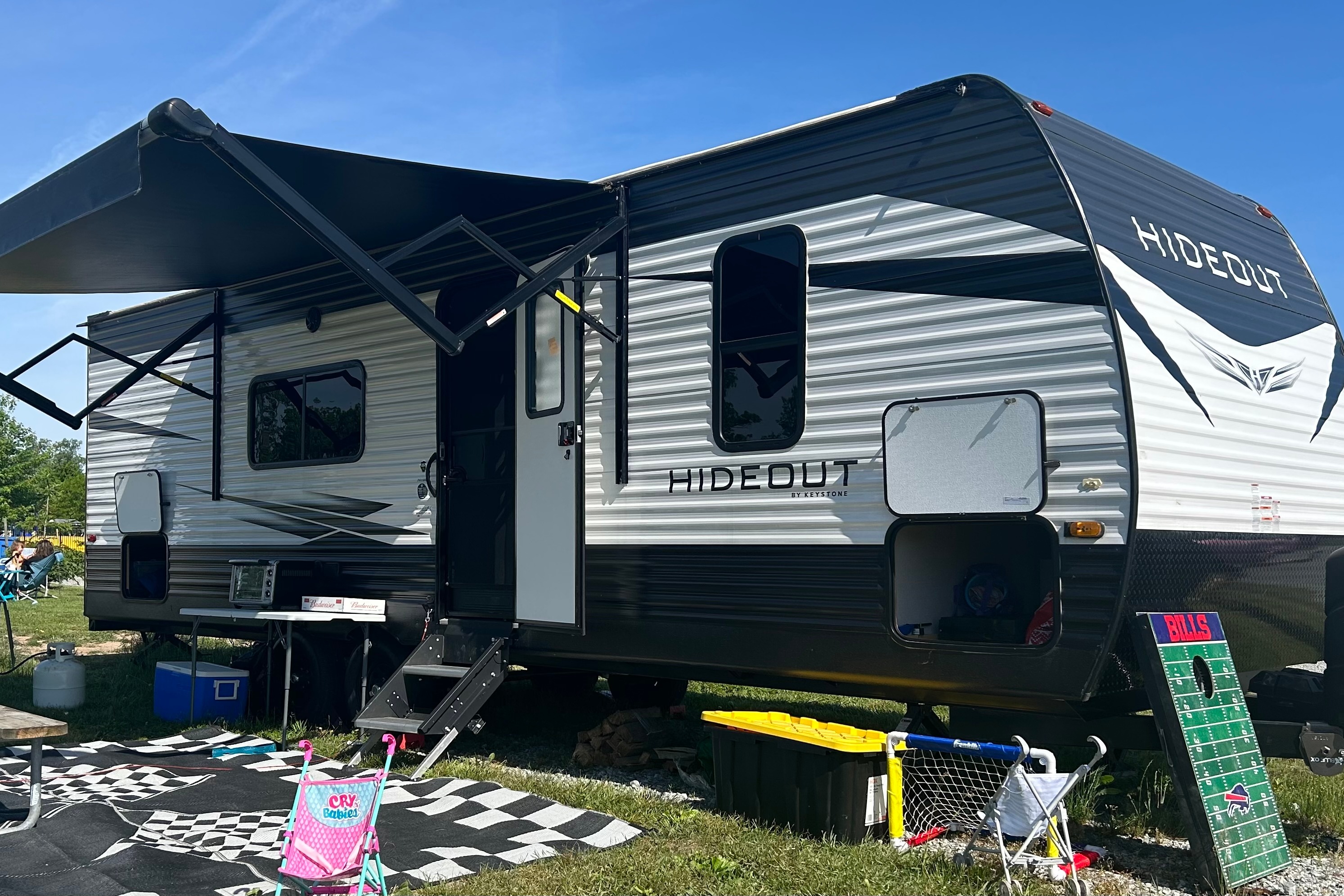 Family Camper Keystone Hideout 262BH Travel Trailer