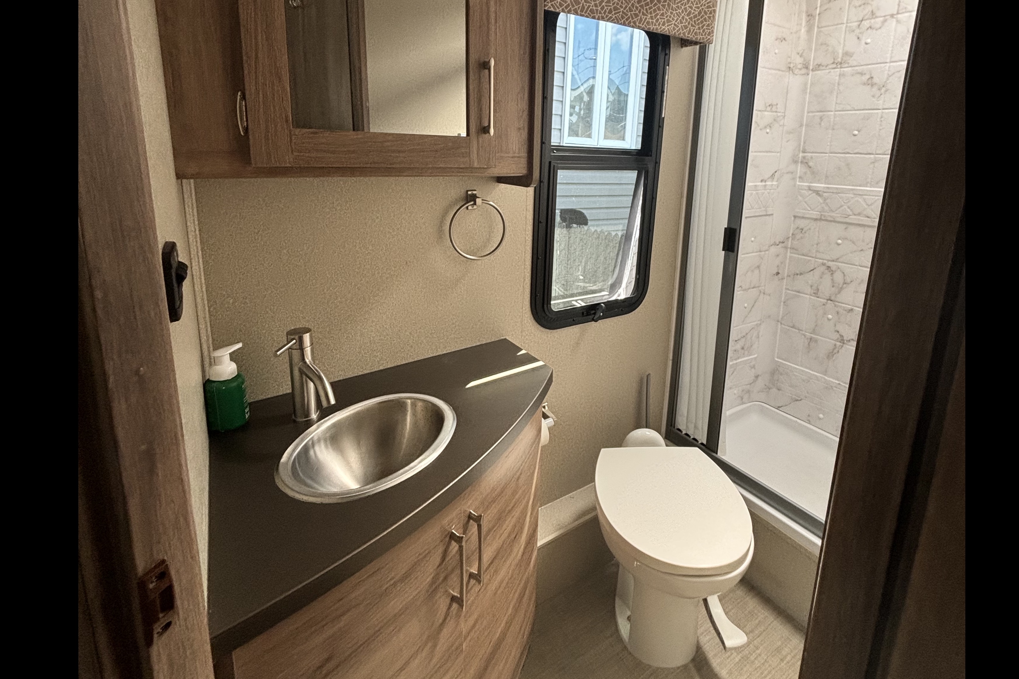 L’aventurier Mercedes-Benz Jayco Melbourne prestige Classe C