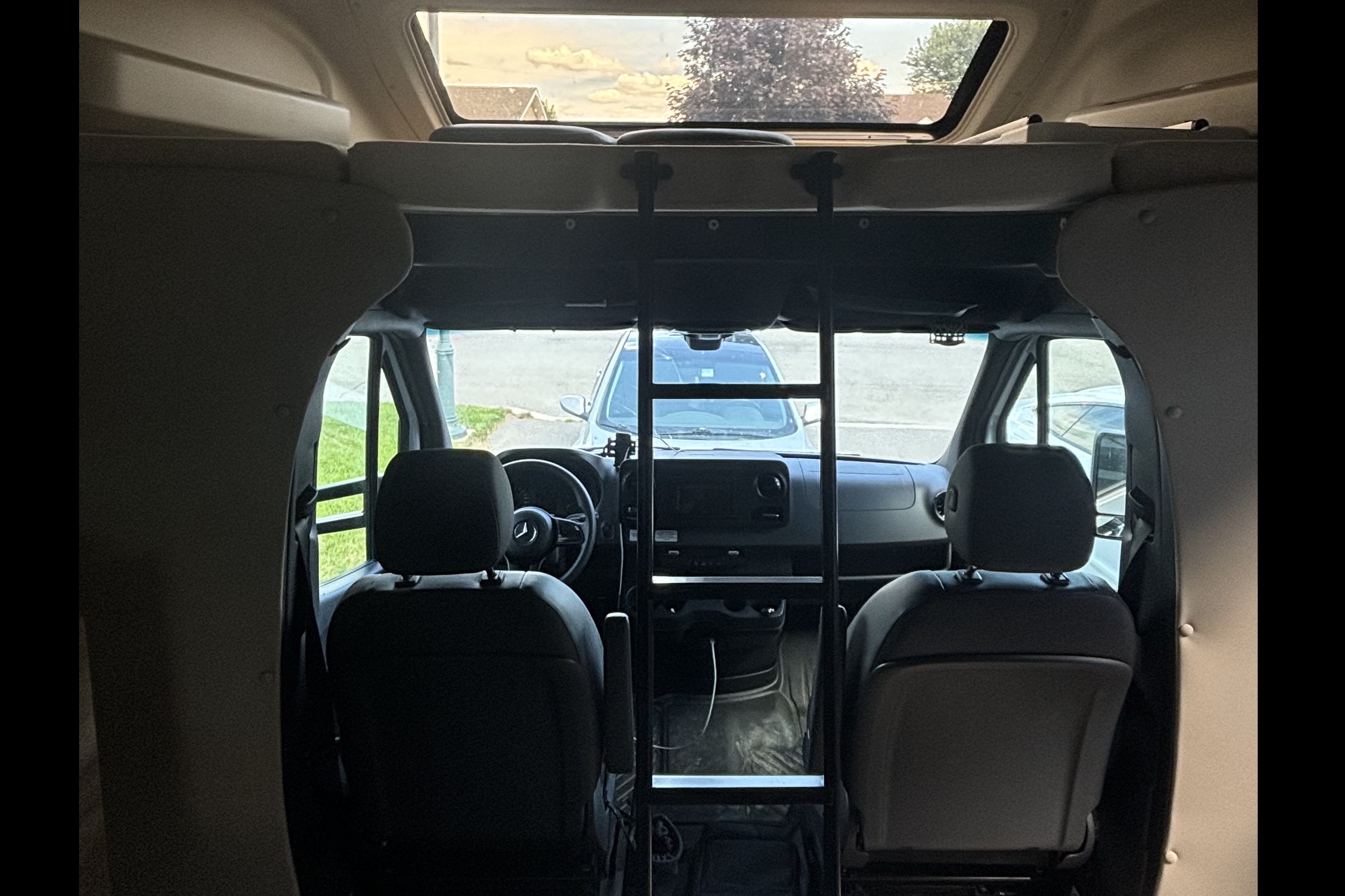 L’aventurier Mercedes-Benz Jayco Melbourne prestige Classe C