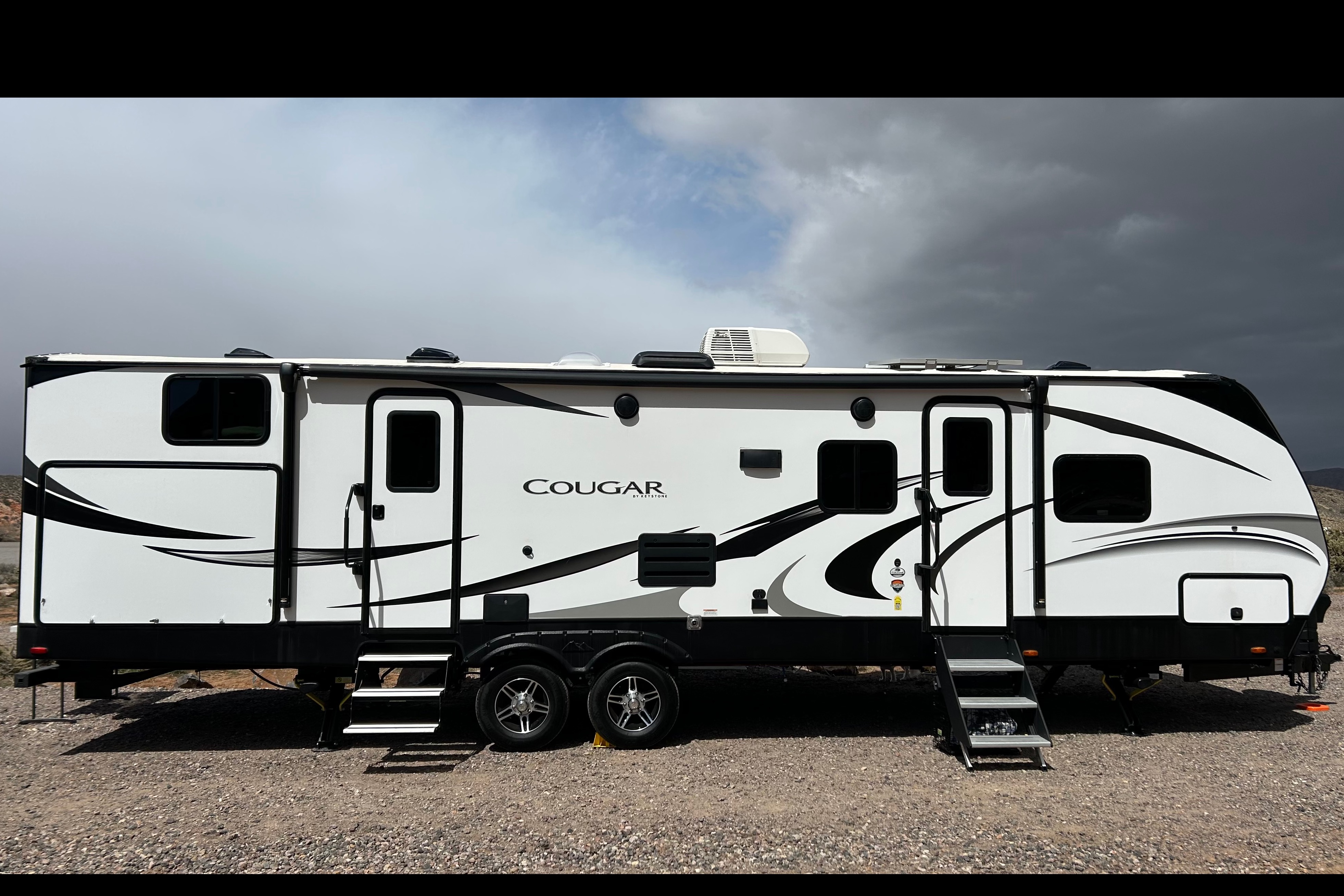 The Cougar Luxury Family Bunkhouse