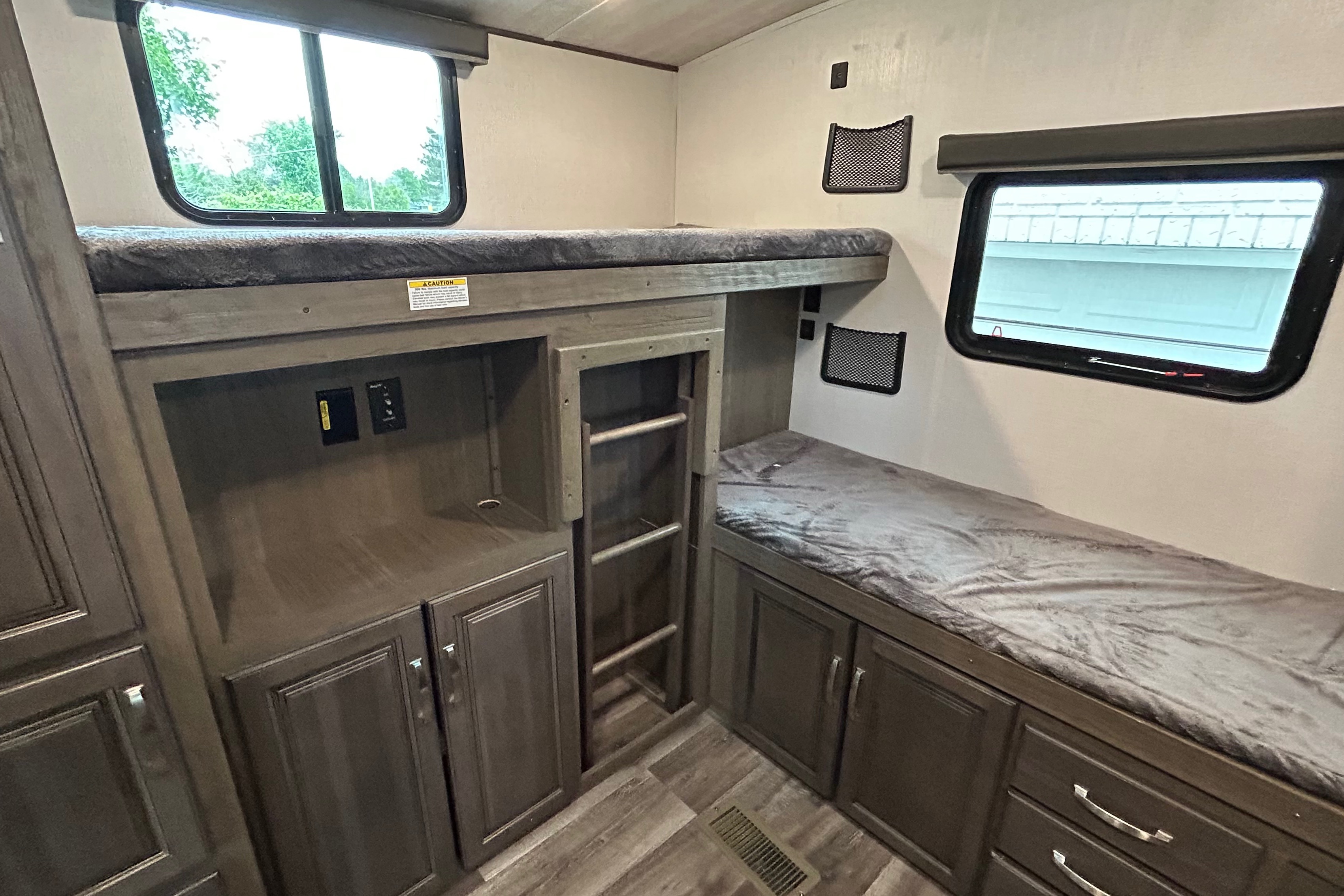 The Cougar Luxury Family Bunkhouse
