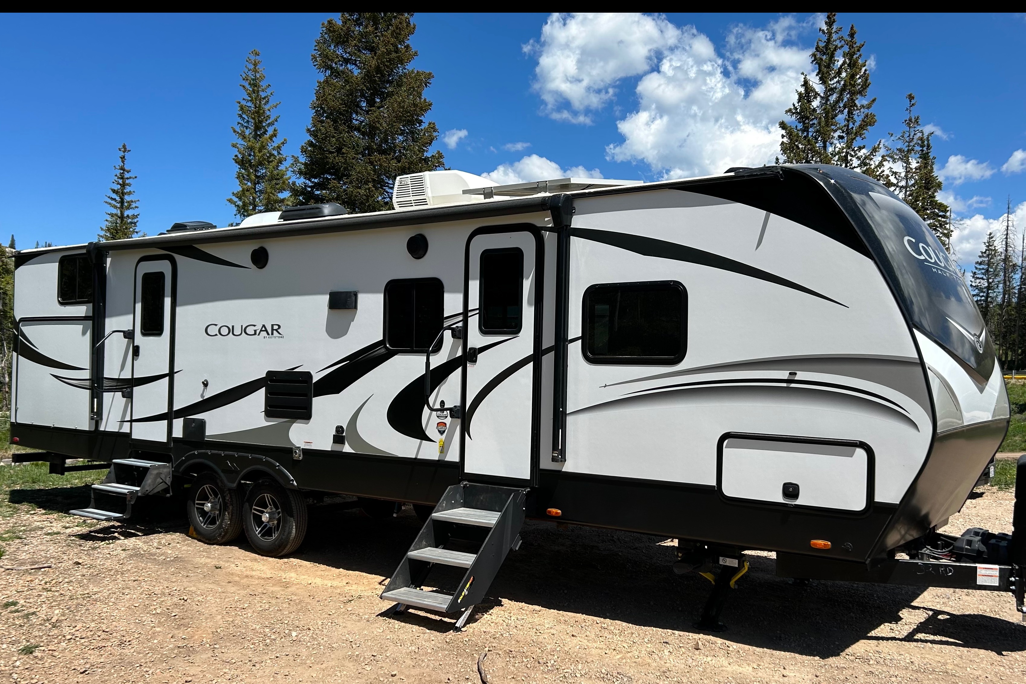 The Cougar Luxury Family Bunkhouse