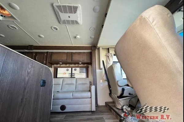 Adrian's Coachman Pursuit 29ss Class A
