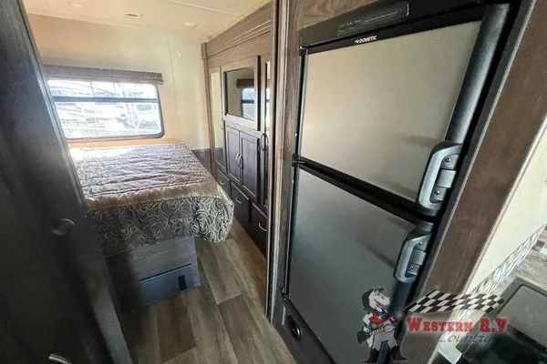 Adrian's Coachman Pursuit 29ss Class A