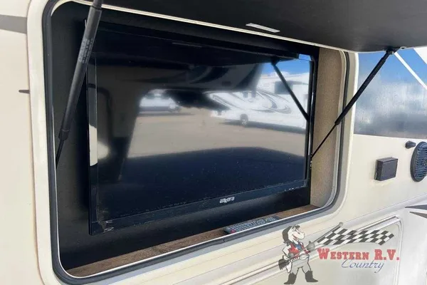Adrian's Coachman Pursuit 29ss Class A