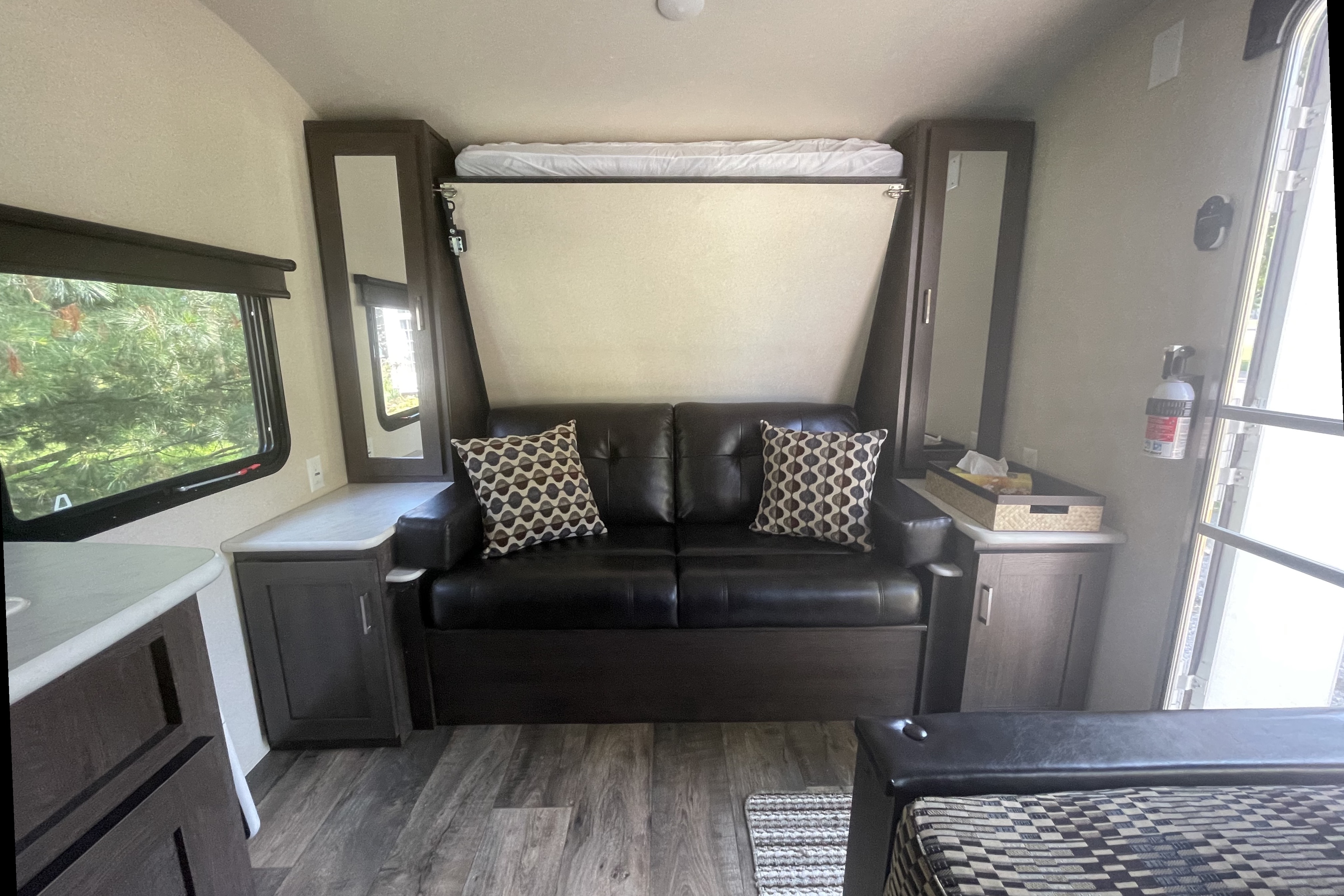 Family RV Rental | Sleeps 5 | Delivery Available | Easy Setup | Bunks + Queen Bed