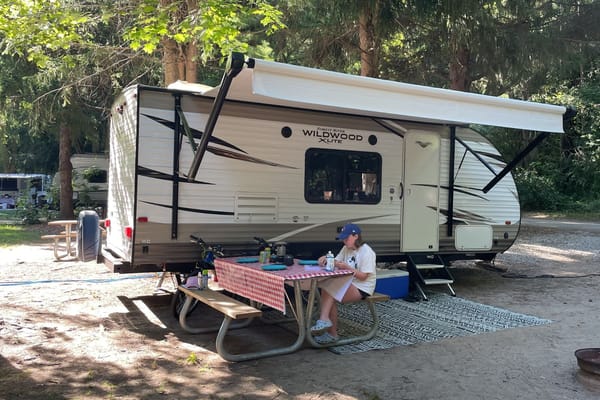 Family RV Rental | Sleeps 5 | Delivery Available | Easy Setup | Bunks + Queen Bed
