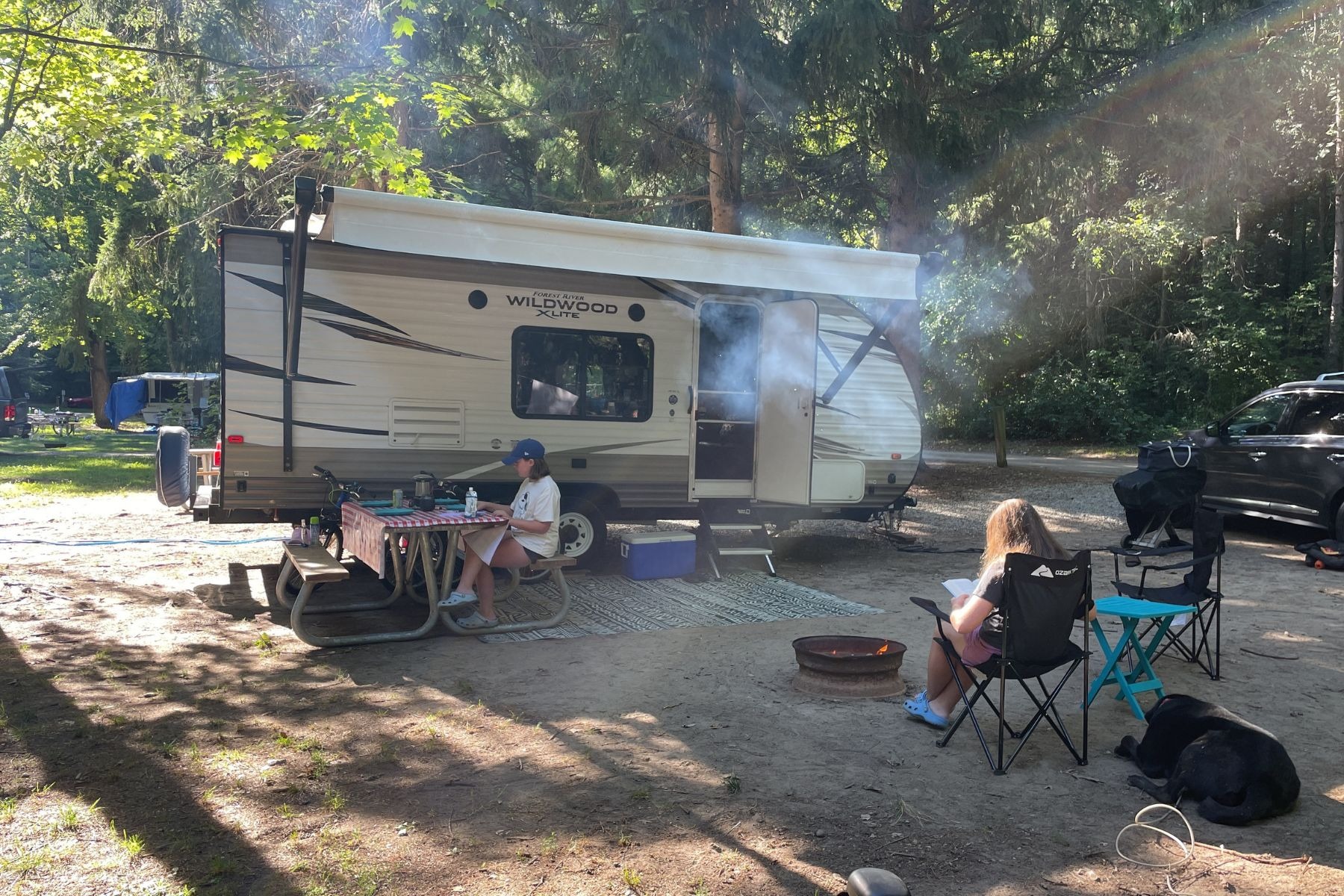 Family RV Rental | Sleeps 5 | Delivery Available | Easy Setup | Bunks + Queen Bed