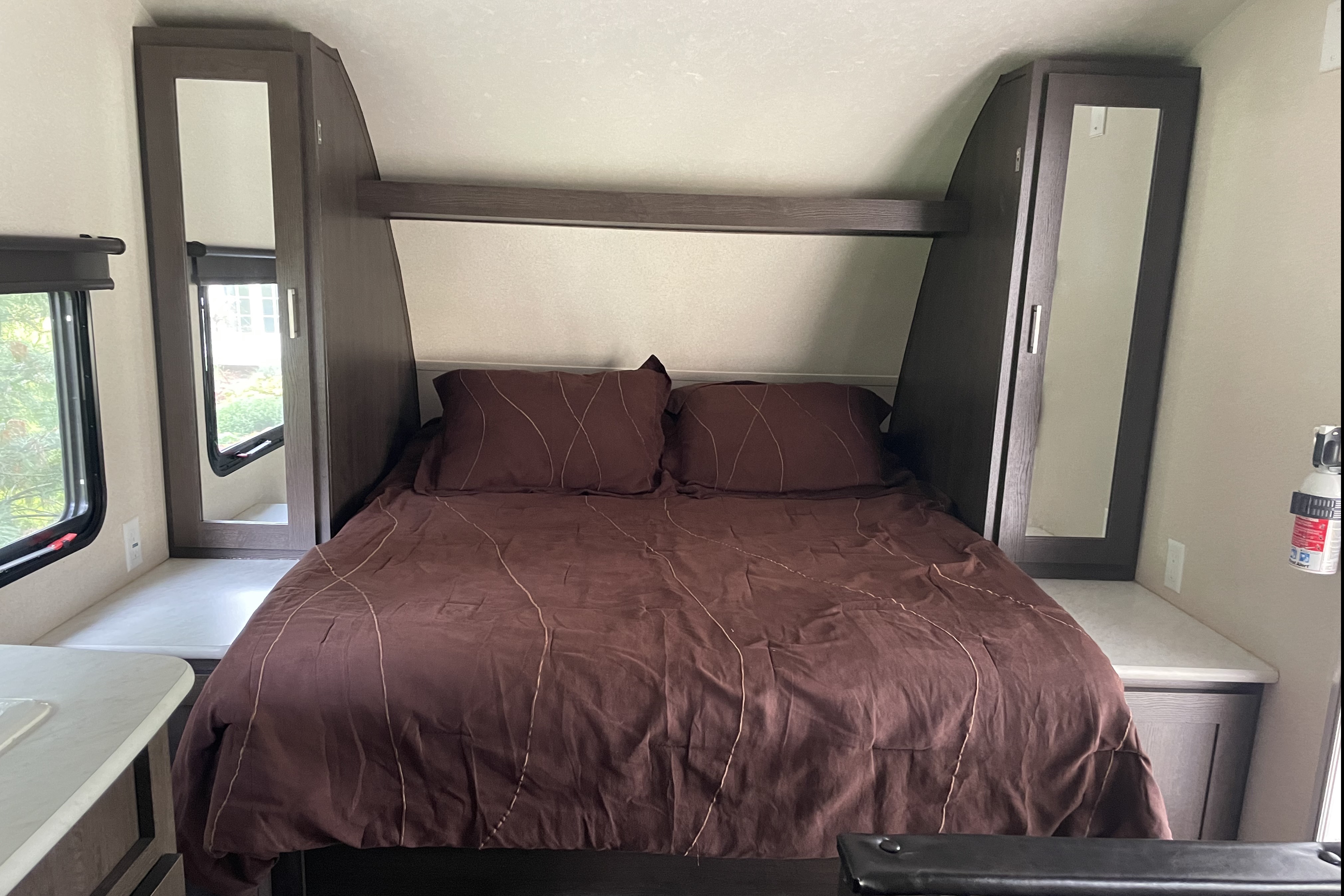 Family RV Rental | Sleeps 5 | Delivery Available | Easy Setup | Bunks + Queen Bed