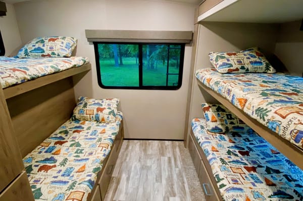 “Big Cedar” 2022 Grand Design Lots of extras included!