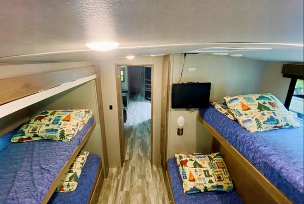 “Big Cedar” 2022 Grand Design Lots of extras included!