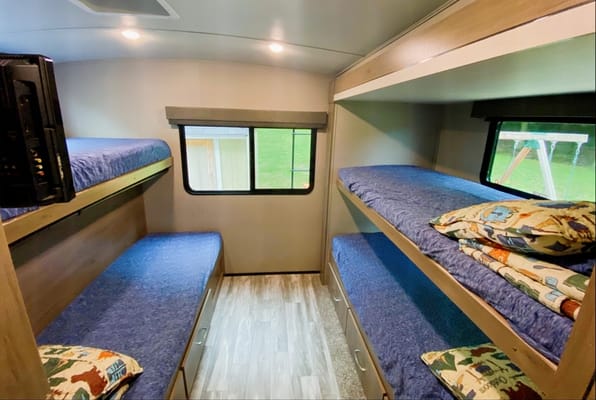“Big Cedar” 2022 Grand Design Lots of extras included!