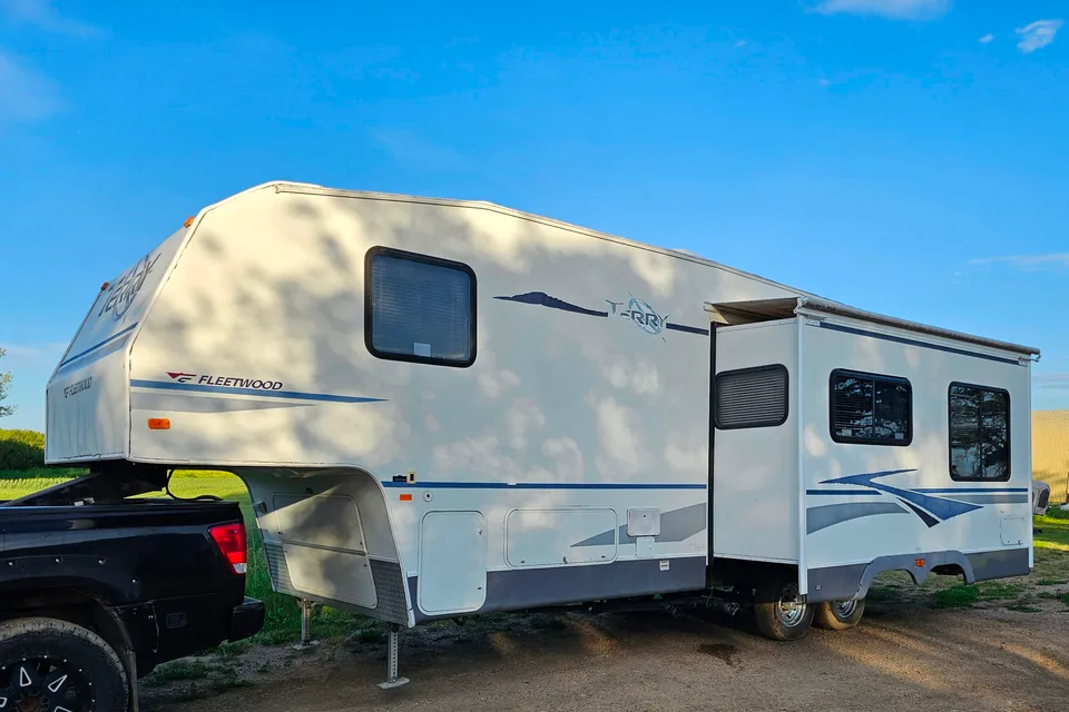 Brads Fleetwood Terry 5th wheel