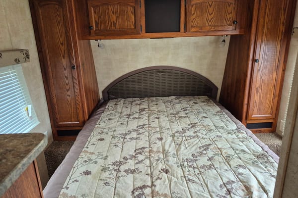 Peter's Hideout 26 RLSWE Travel Trailer